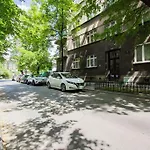 Spacious 3br With Ac In Living Room, 2 Balconies شقة كراكوفيا