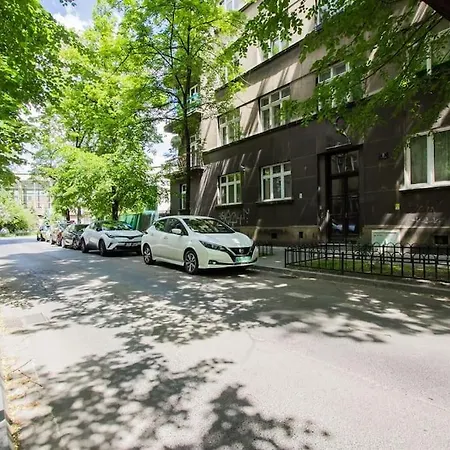 Spacious 3br With Ac In Living Room, 2 Balconies Apartment Krakow