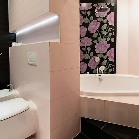 Appartement Spacious 3br With Ac In Living Room, 2 Balconies *