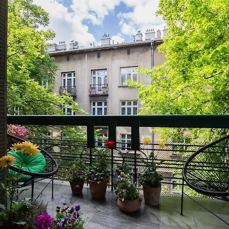 Spacious 3br With Ac In Living Room, 2 Balconies