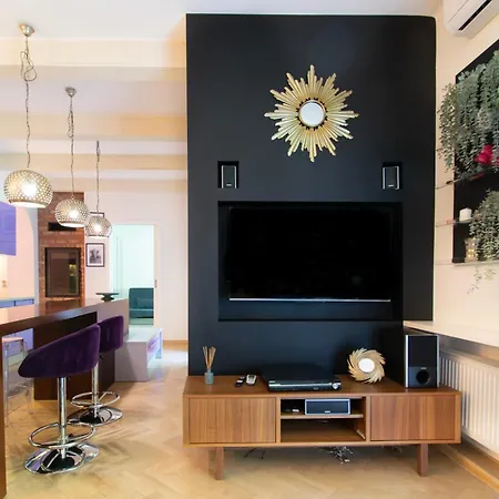 Spacious 3br With Ac In Living Room, 2 Balconies *