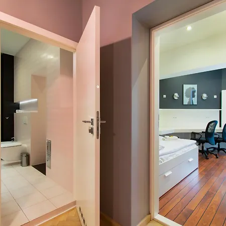 Spacious 3br With Ac In Living Room, 2 Balconies דירה *
