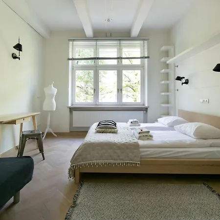 Spacious 3br With Ac In Living Room, 2 Balconies شقة كراكوفيا