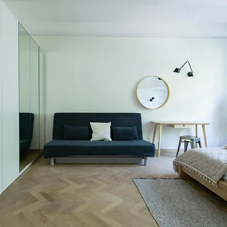 Spacious 3br With Ac In Living Room, 2 Balconies كراكوفيا