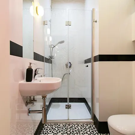 דירה Spacious 3br With Ac In Living Room, 2 Balconies קרקוב