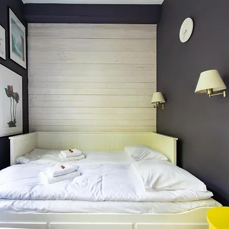 Spacious 3br With Ac In Living Room, 2 Balconies דירה קרקוב