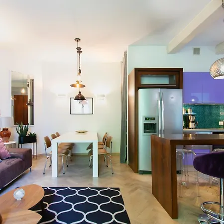 Apartmán Spacious 3br With Ac In Living Room, 2 Balconies Krakov